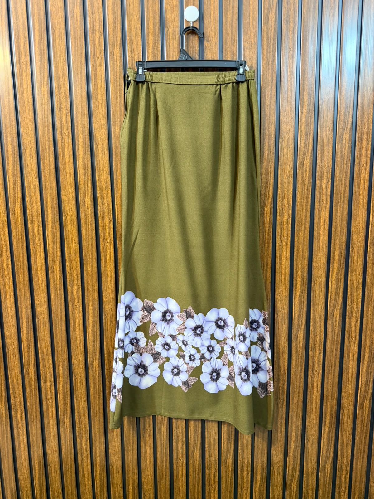 Waist 28  Lenght 40  Fabric silk Women's Everyday Fashion Skirt