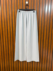 Waist 28  Lenght 39  Fabric silk Branded Women's Trouser Collection