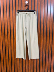 Chest 26  Lernght 31  Fabric rayon Stylish Western Women's Trouser