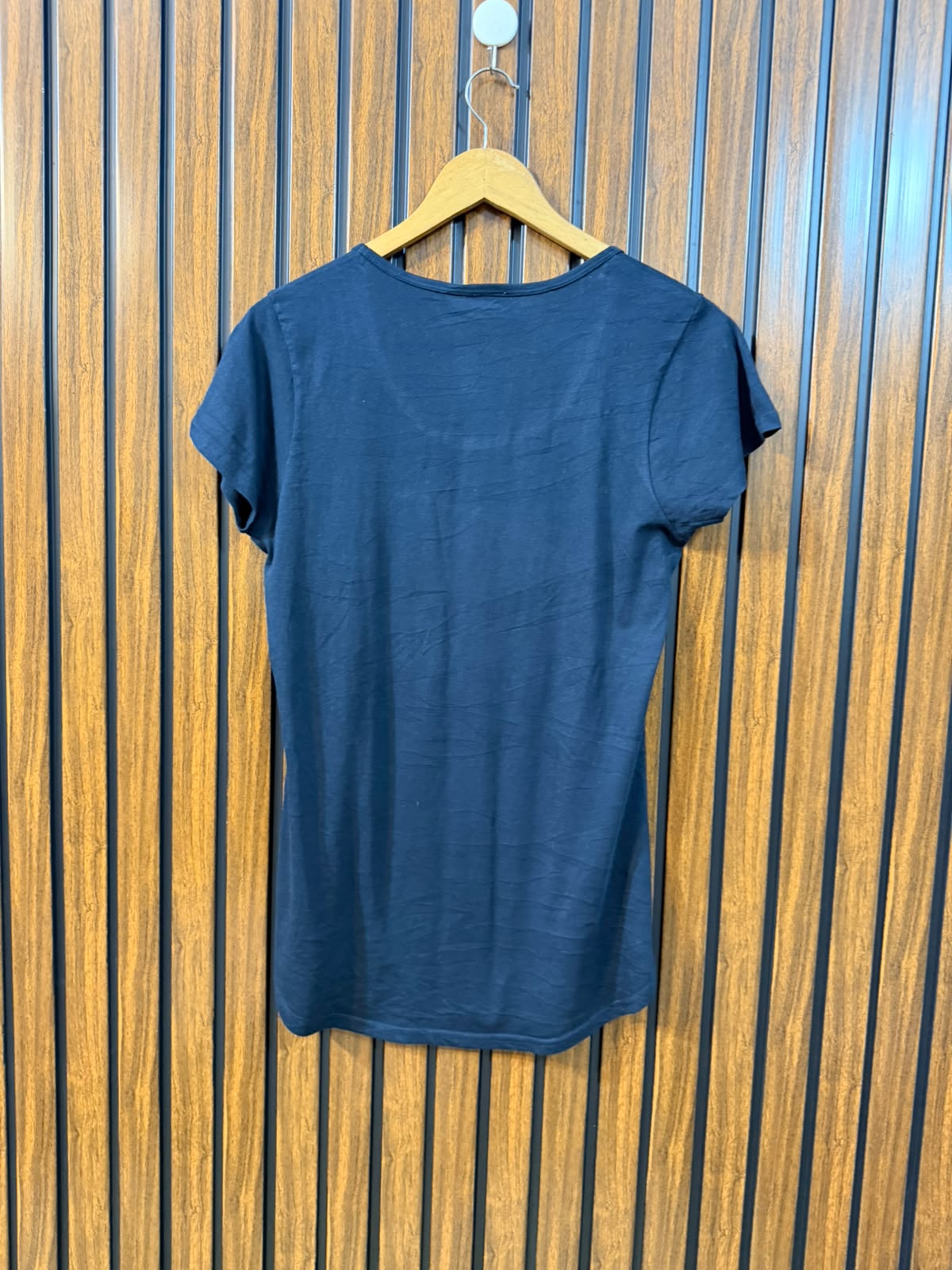 Chest 18  Length 26 Women's Signature T-Shirt