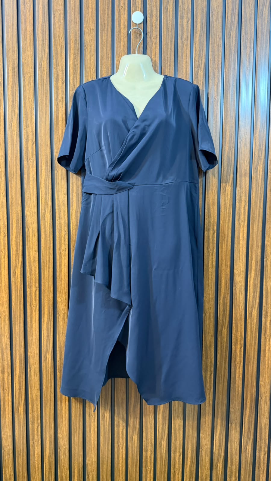 Chest 20  Length 42  Fabric Silk Women's Timeless Maxi Dress
