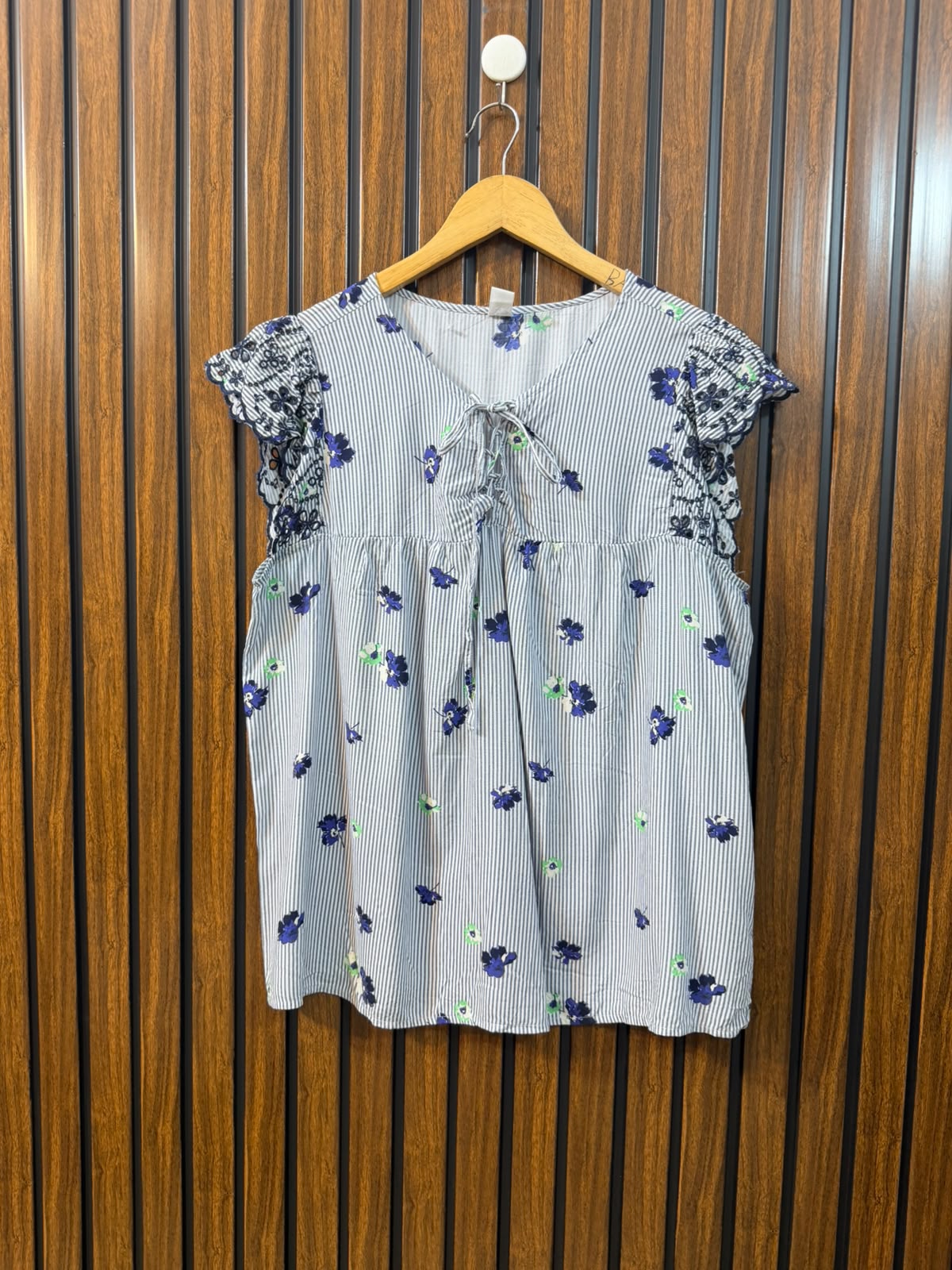 Chest 20  Length 25  Fabric Linen Branded Women's Fashion Top