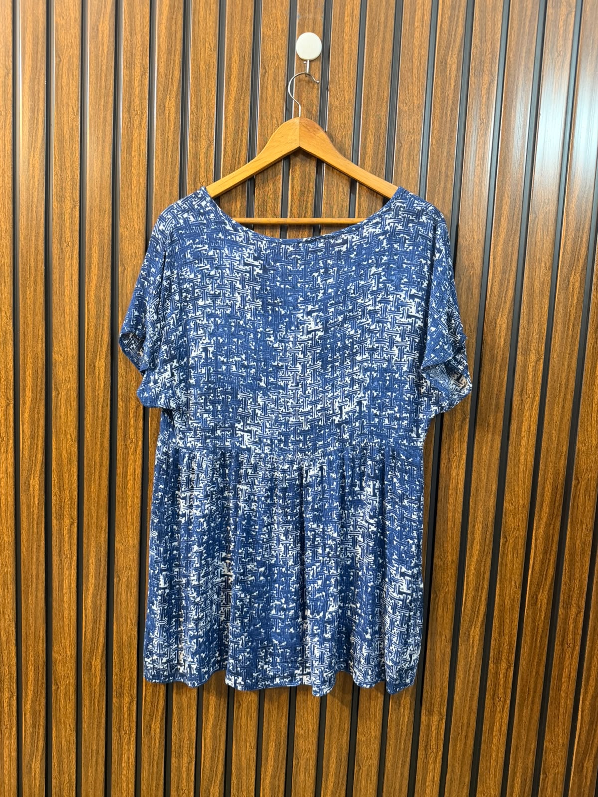 Chest 18  Length 28  Fabric Rayon Women's Everyday Fashion Top