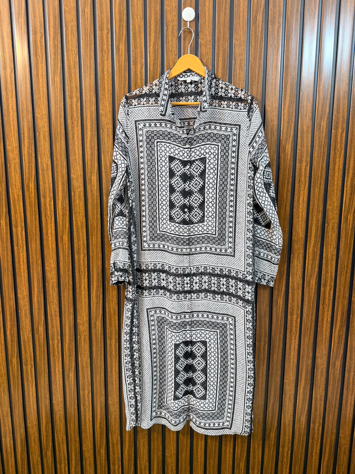 Chest 19  Length 46  Fabric Chiffon Ladies Western Long Top