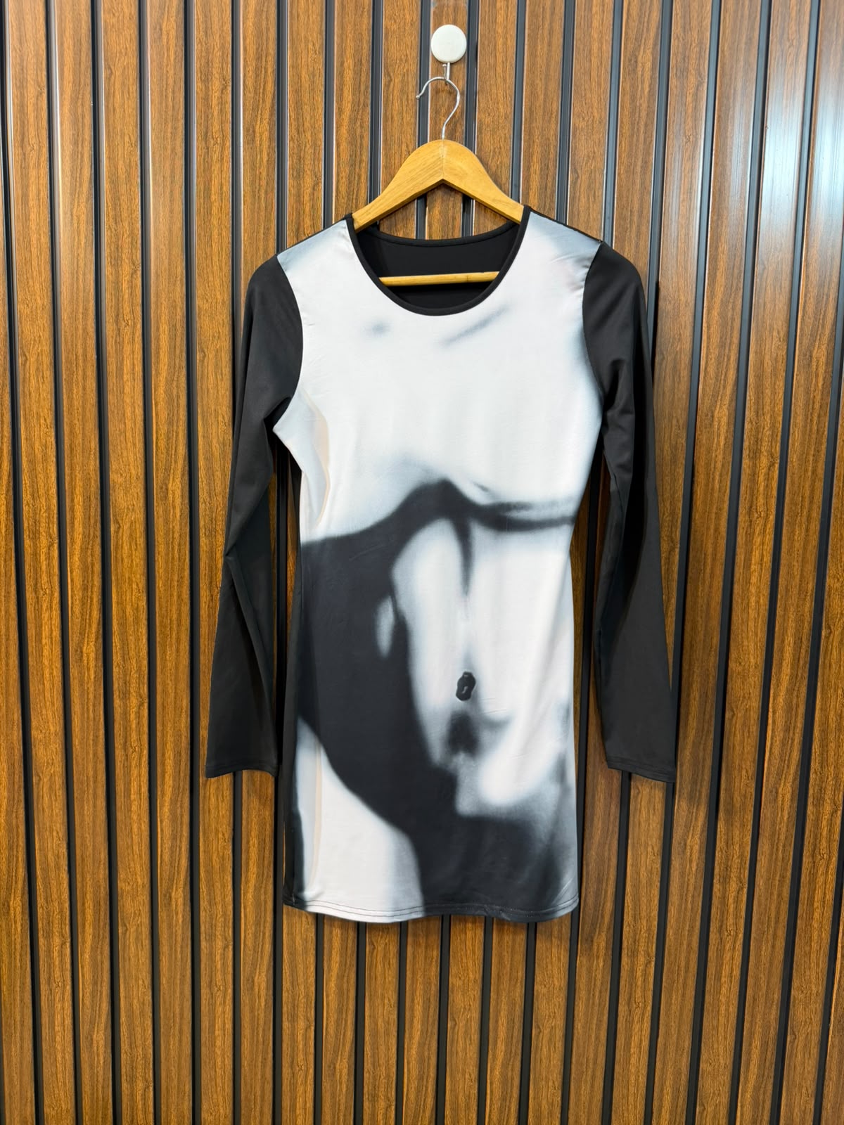 Chest 18  Length 30  Fabric Silk Jersey Women's Everyday Long Top