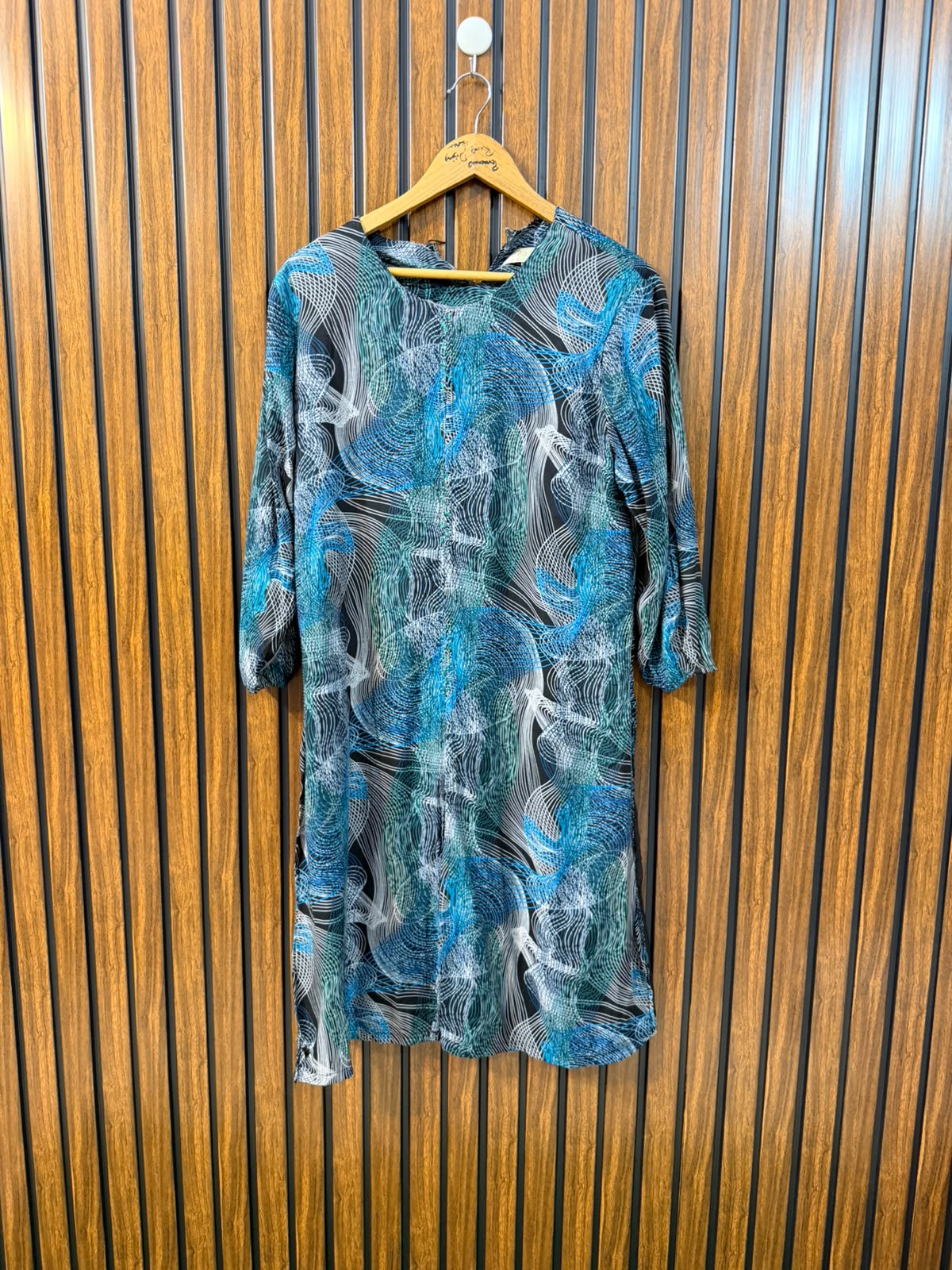 Chest 18.5  Length 39  Fabric Silk