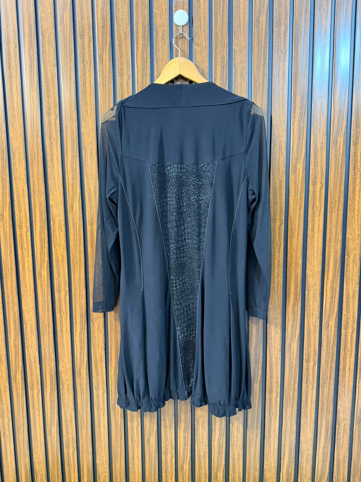 Chest 20  Length 34  Fabric Silk Jersey Stylish Women's Long Top Collection