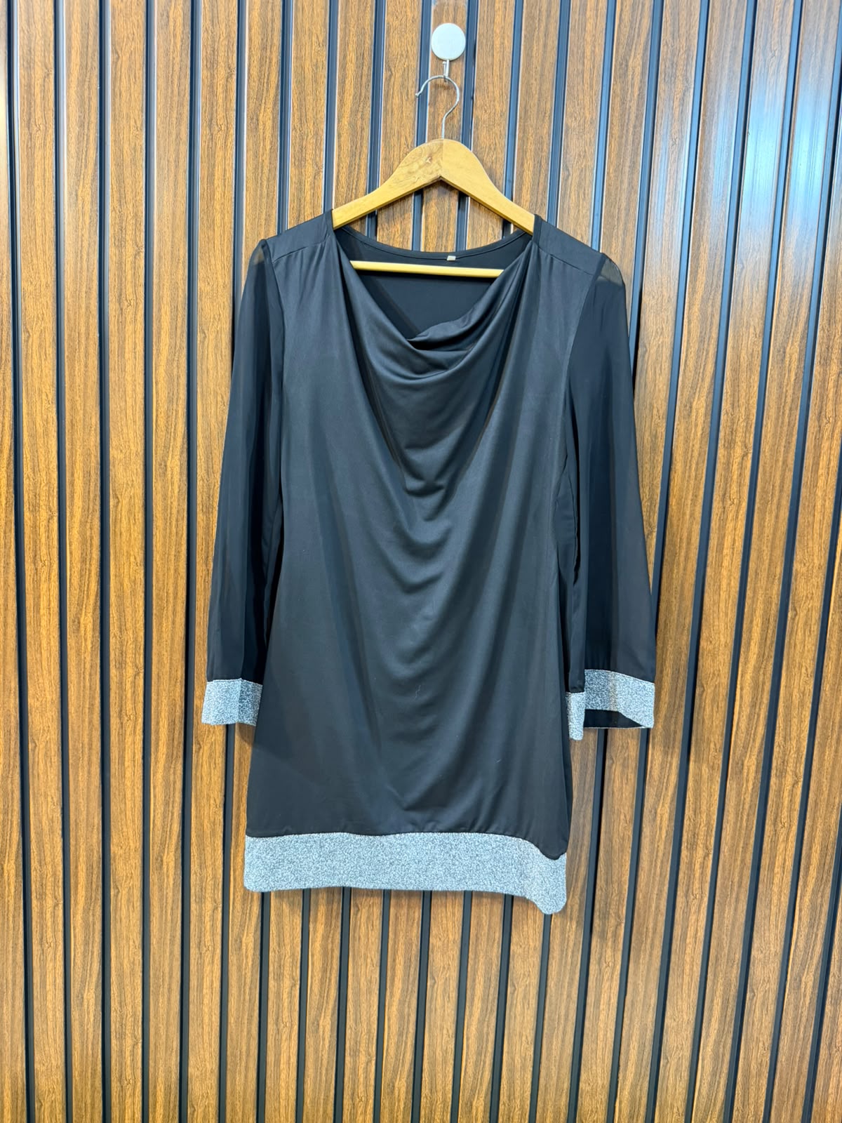 Chest 18  Length 31  Fabric Sleeve Chiffon other Fabric Silk Jersy Branded Ladies Long Top