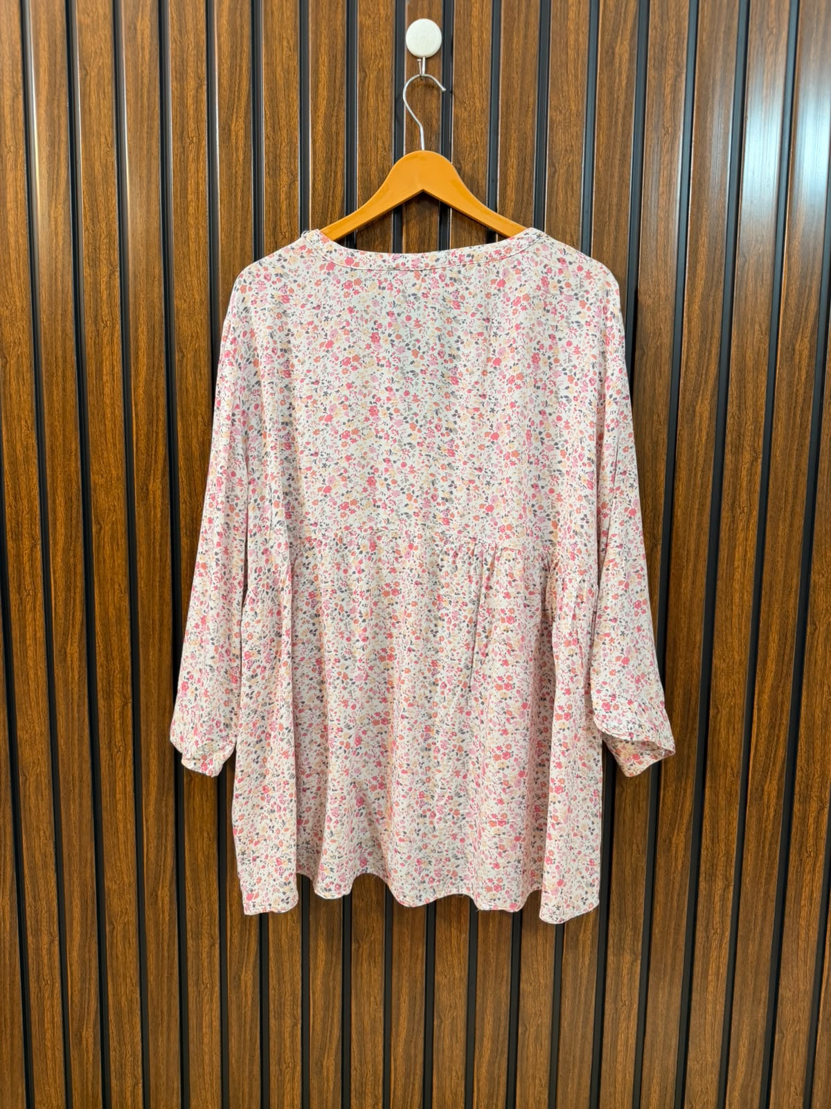 Chest 26  Length 27 To 29  Fabric Linen Elegant Western Branded Women's Full Sleeve Top