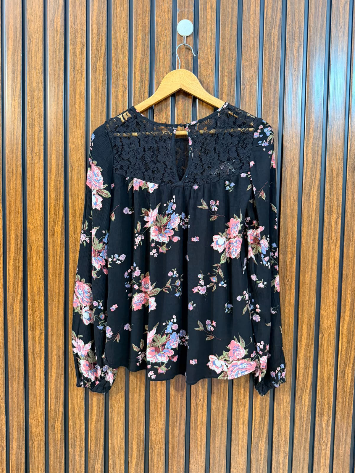Chest 18  Length 23  Fabric Rayon Exclusive Western Branded Women's Full Sleeve Top