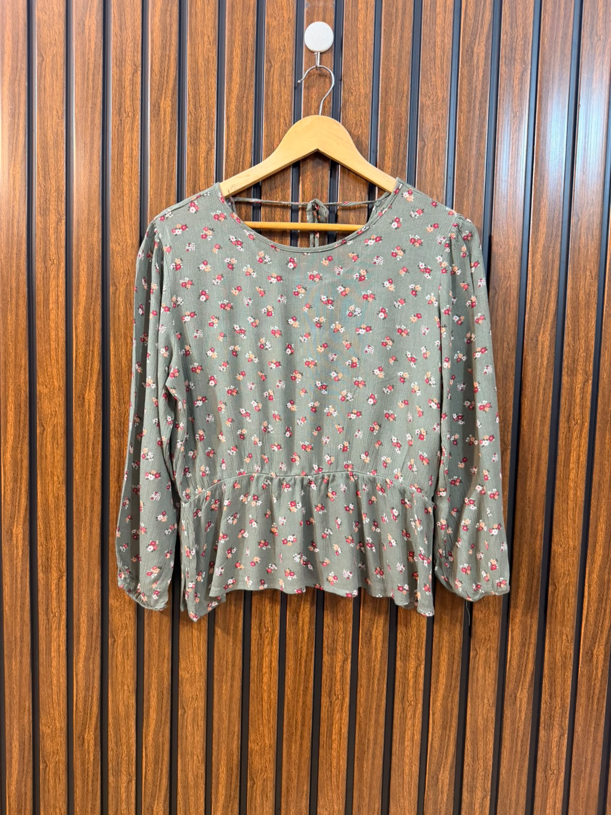 Chest 18.5  Length 21  Fabric Rayon Women's Exclusive Western Full Sleeve Top