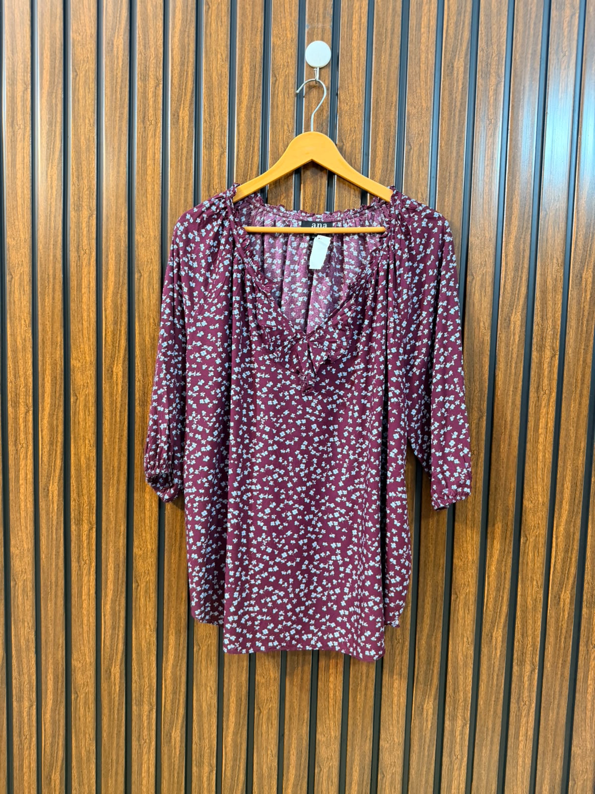 Chest 22  Length 26  Fabric Linen Women's Signature Western Full Sleeve Top