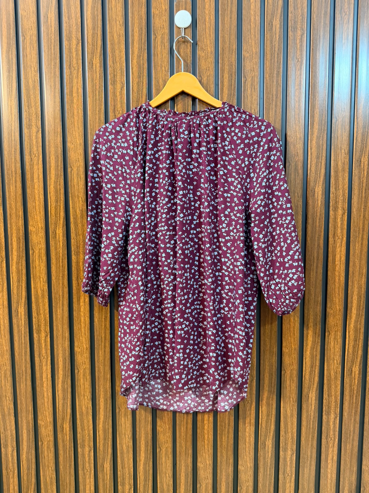 Chest 22  Length 26  Fabric Linen Women's Signature Western Full Sleeve Top