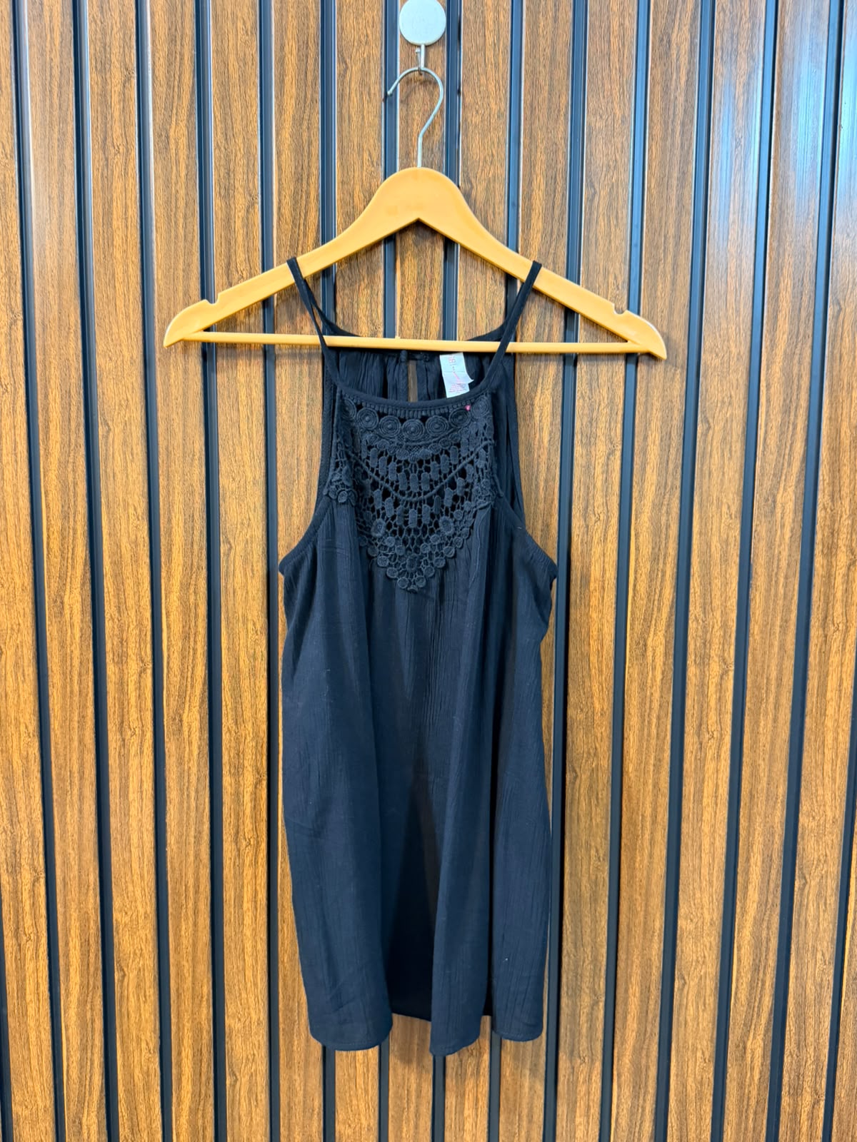 Chest 18  Length 25  Fabric Rayon Women's Fashion Sleeveless Top