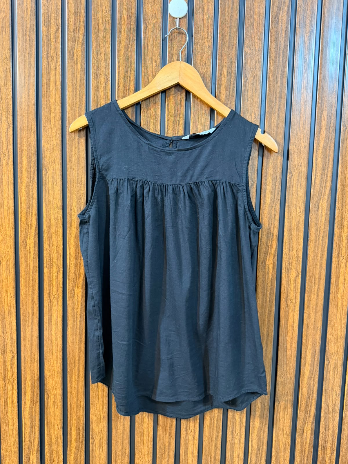 Chest 19  Length 24  Fabric Cotton Women's Classic Sleeveless Top