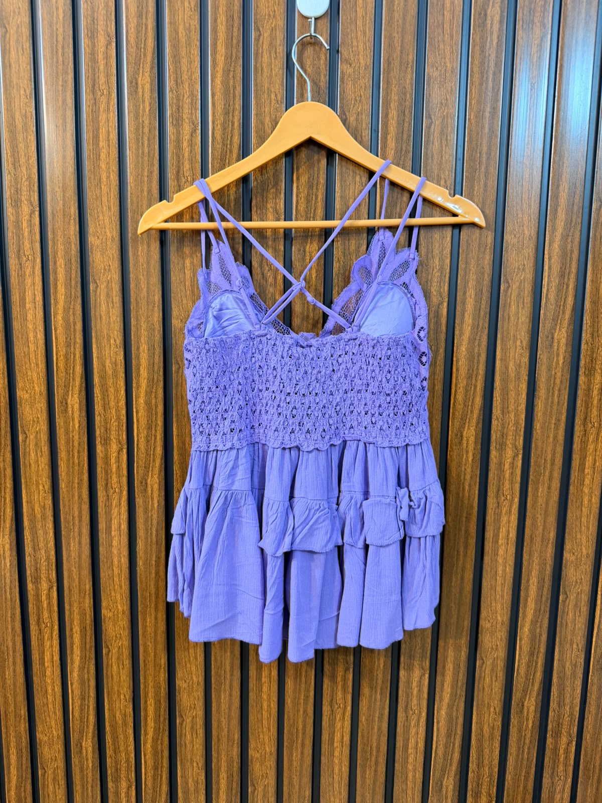 Chest 17  Length 21 To 23  Fabric Rayon Women's Elegant Sleeveless Top