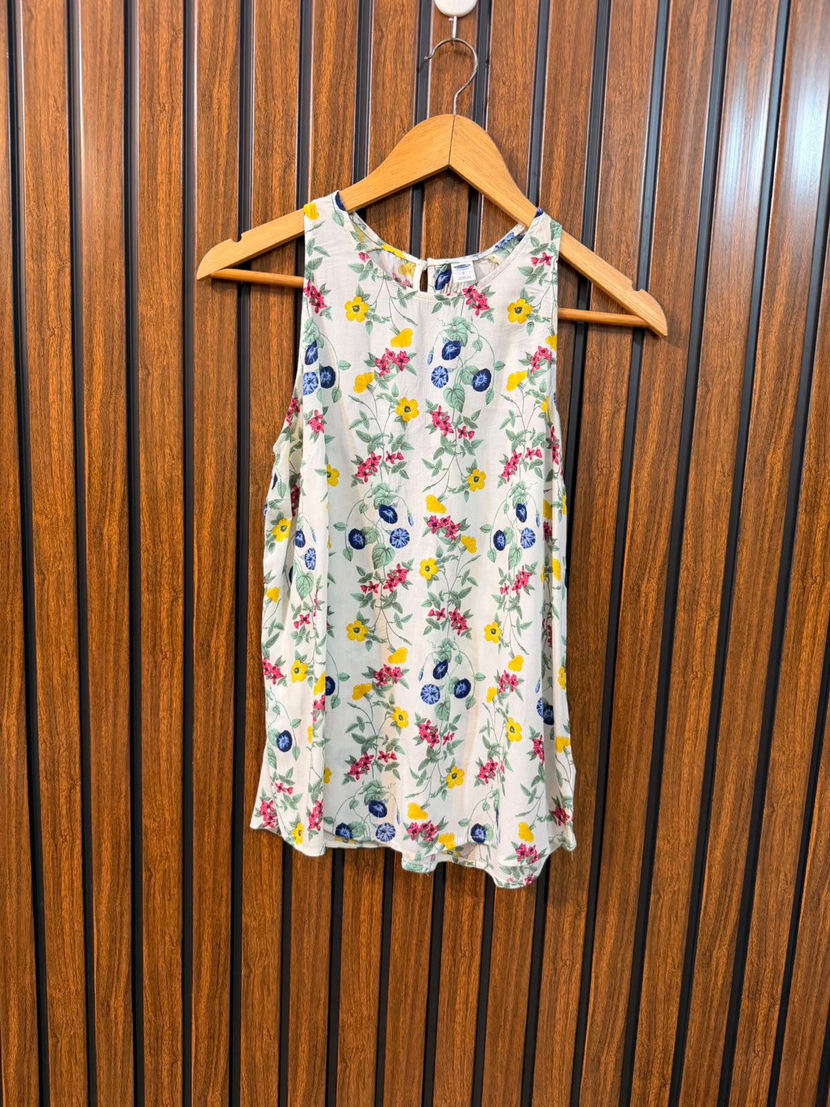 Chest 17  Length 23  Fabric Linen Women's Smart Sleeveless Top