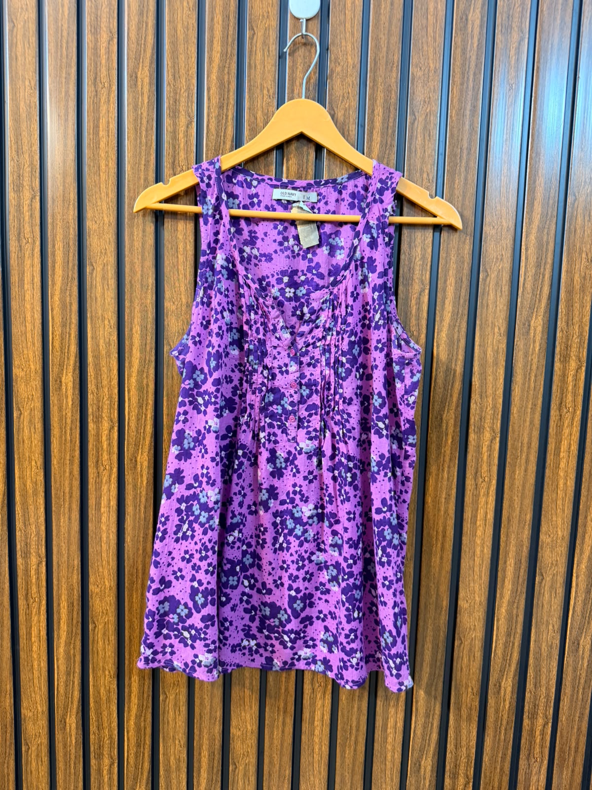 Chest 19  Length 25  Fabric Cotton Women's Signature Sleeveless Top