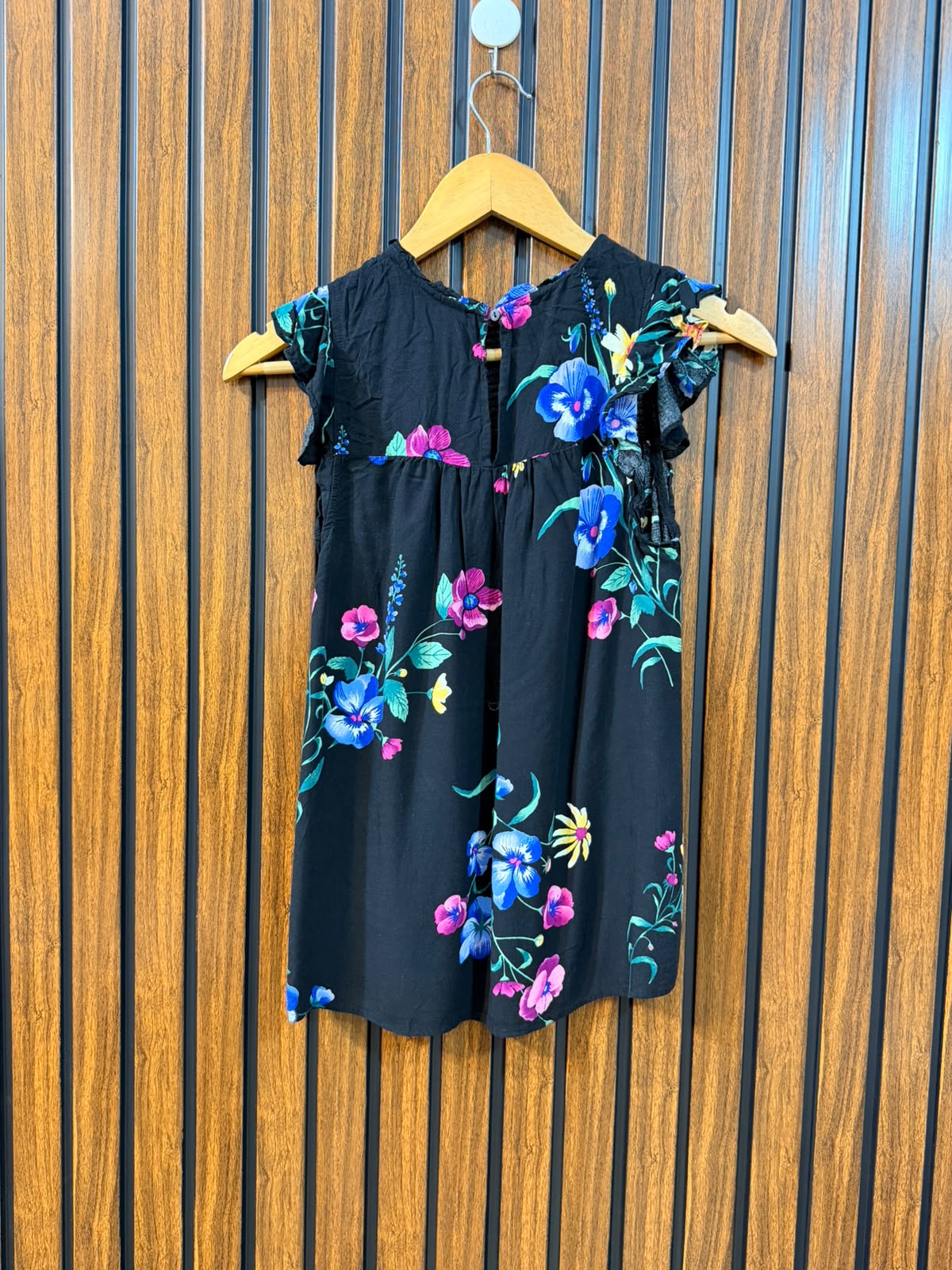 Chest 16  Length 22  Fabric Linen Women's Exclusive Fashion Top
