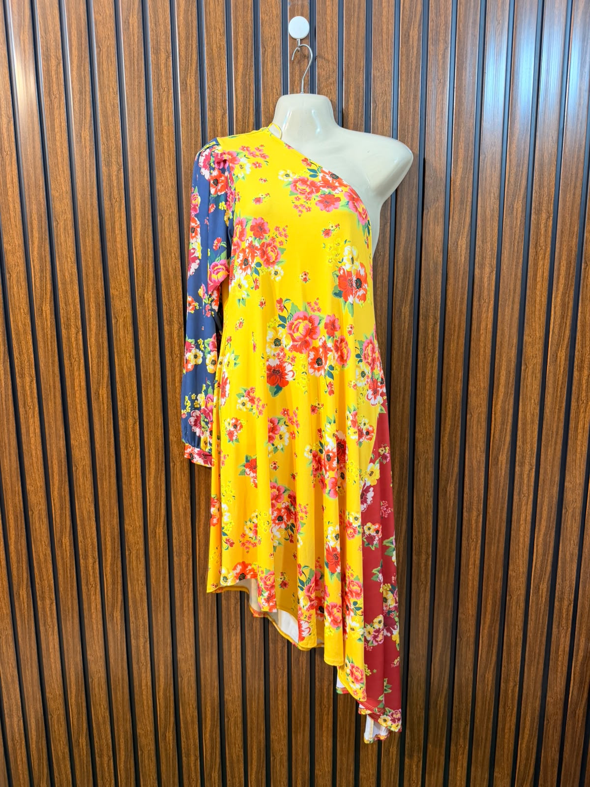 Chest 21  Length 40  Fabric Silk Jersey Branded Party Wear Dress for Ladies