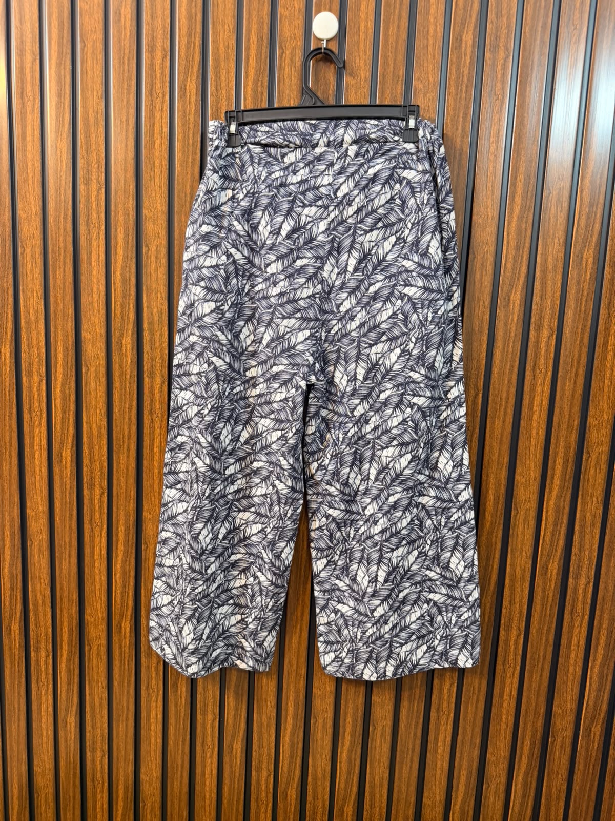 Waist 30  Length 33  Fabric Rayon Designer Women's Trouser