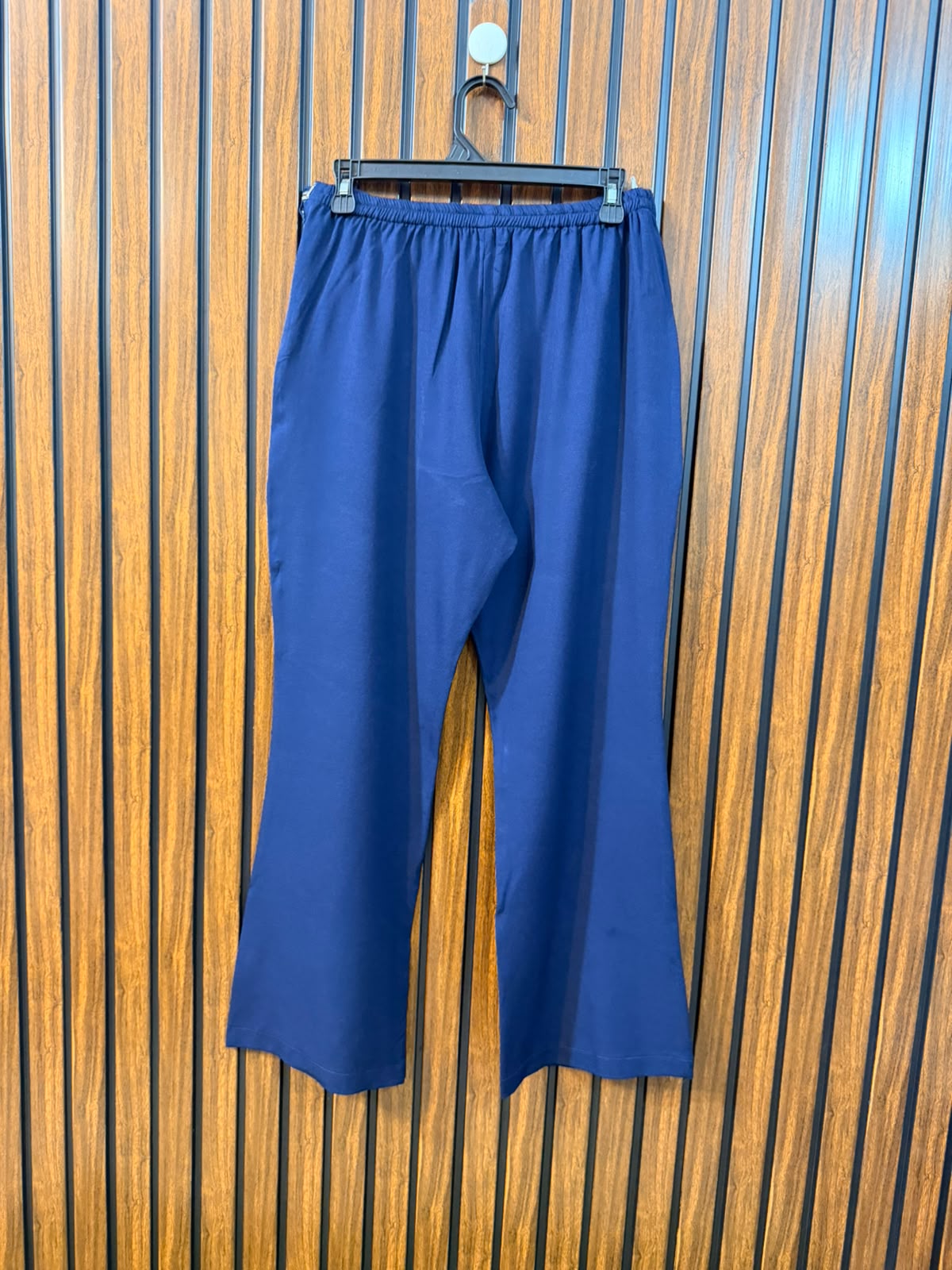 Waist 30  Length 37  Fabric Silk Women's Trendy Trouser