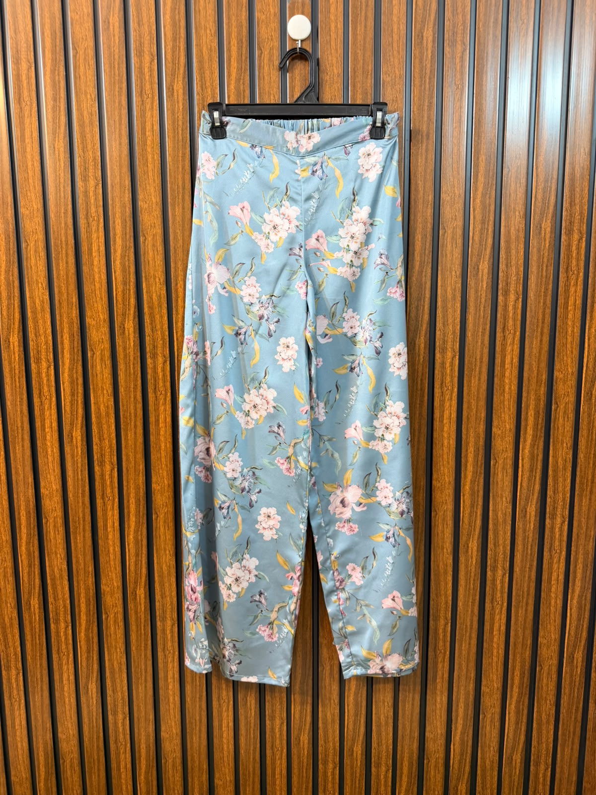 Waist 28  Length 39  Fabric Silk Women's Elegant Trouser