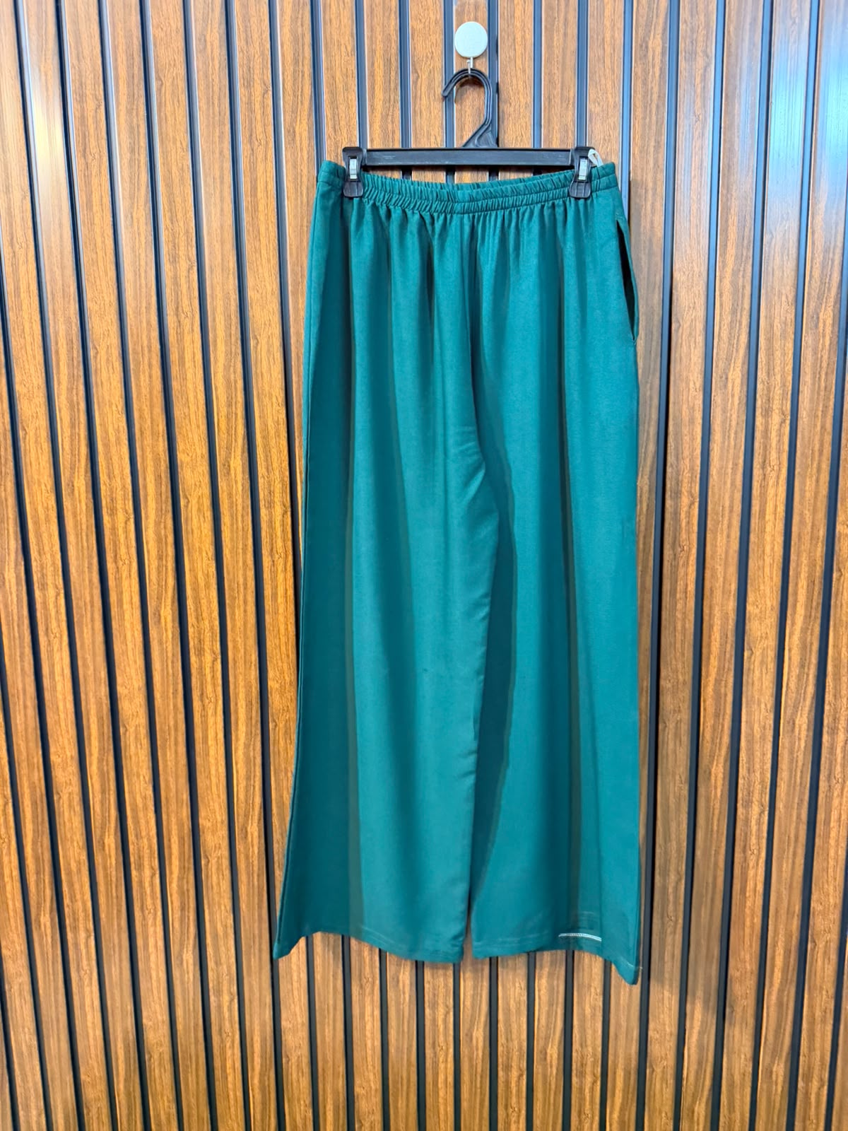 Waist 34  Length 38  Fabric Silk Branded Women's Trouser Collection