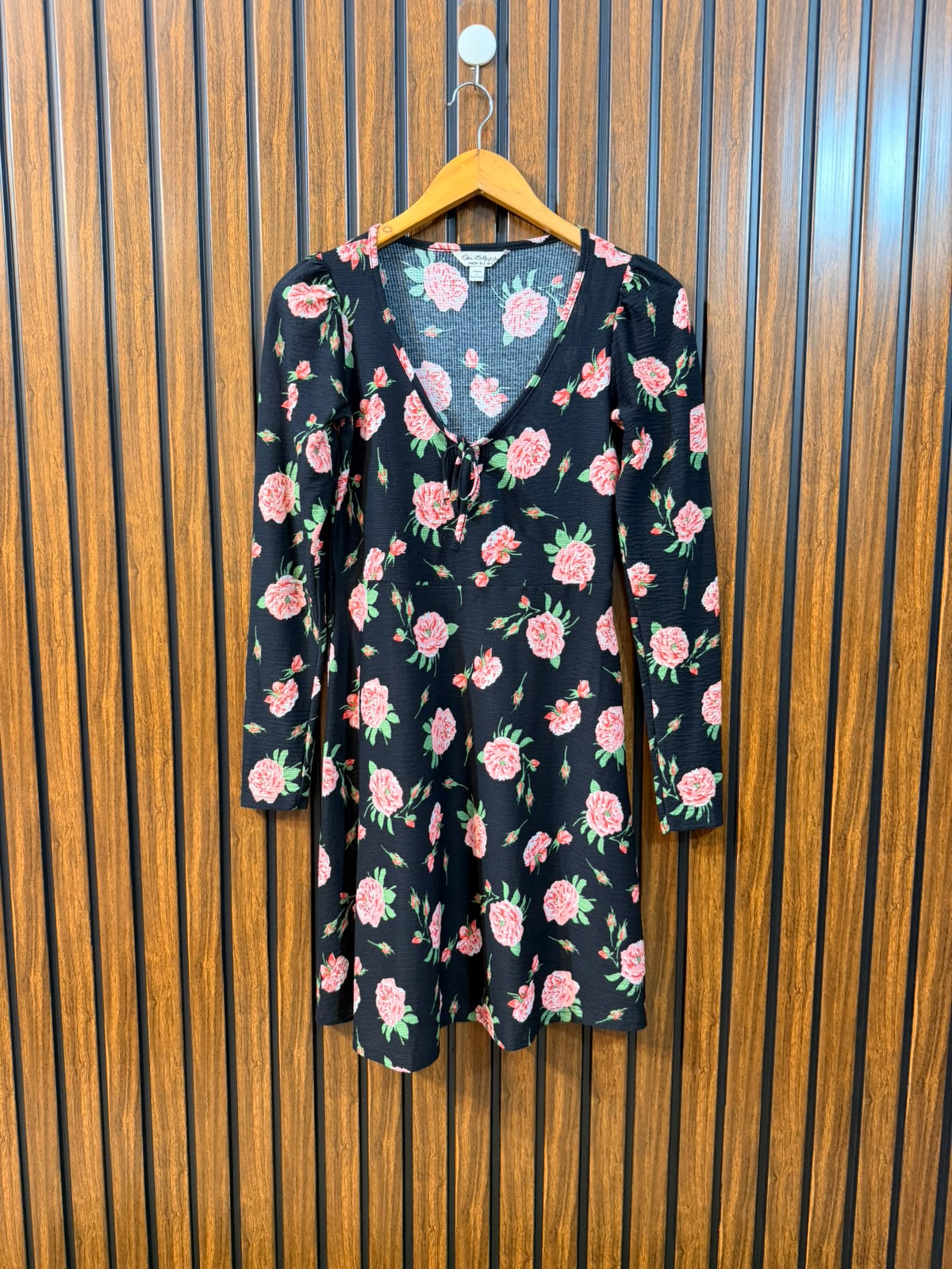 Chest 16  Length 33  Fabric Silk Jersey Women's Fashion Long Top