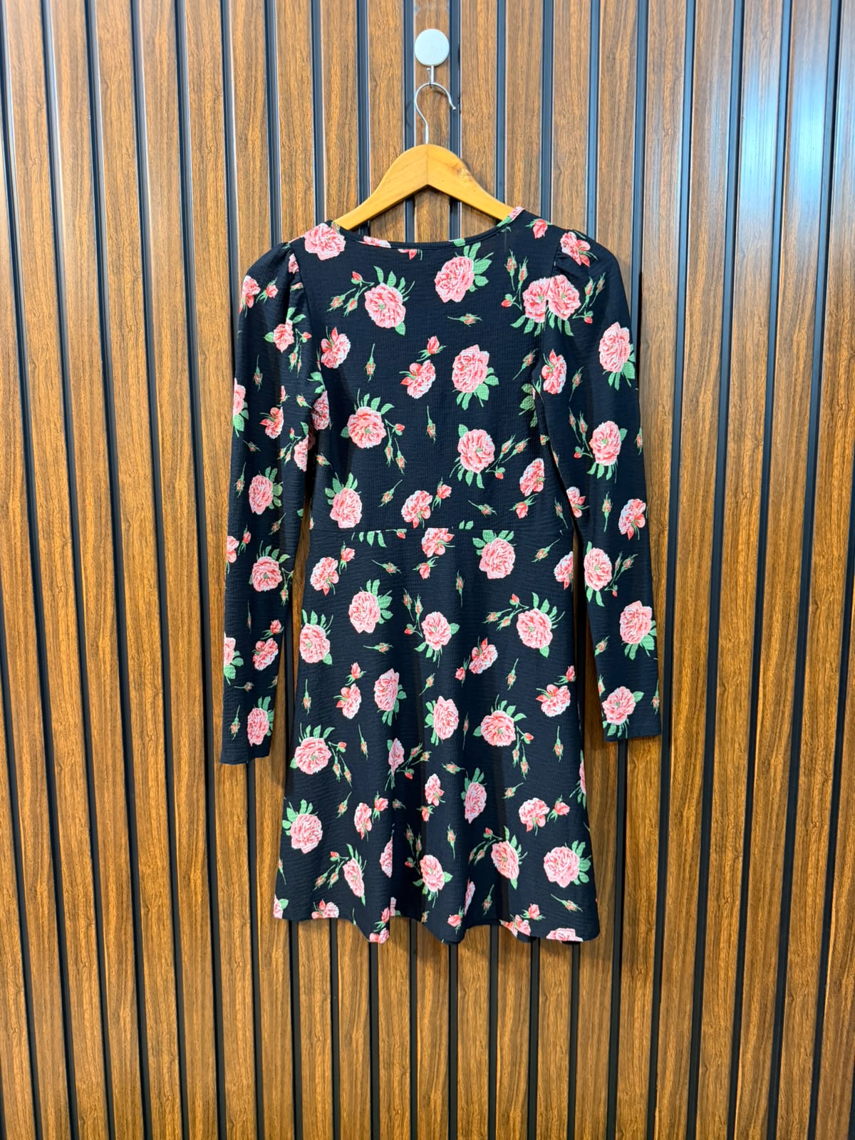 Chest 16  Length 33  Fabric Silk Jersey Women's Fashion Long Top