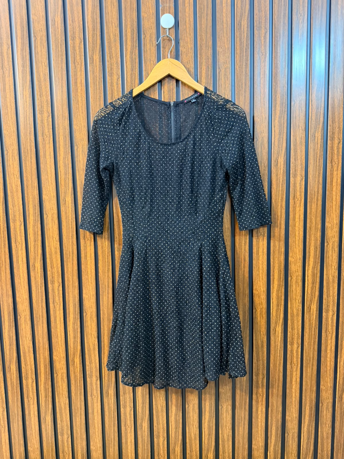 Chest 17  Length 31  Fabric Net Branded Long Top for Women