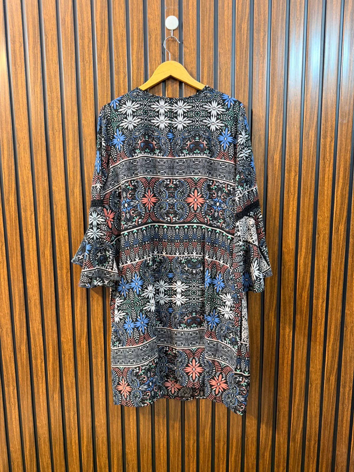 Chest 22  Length 38  Fabric Chiffon Women's Everyday Long Top