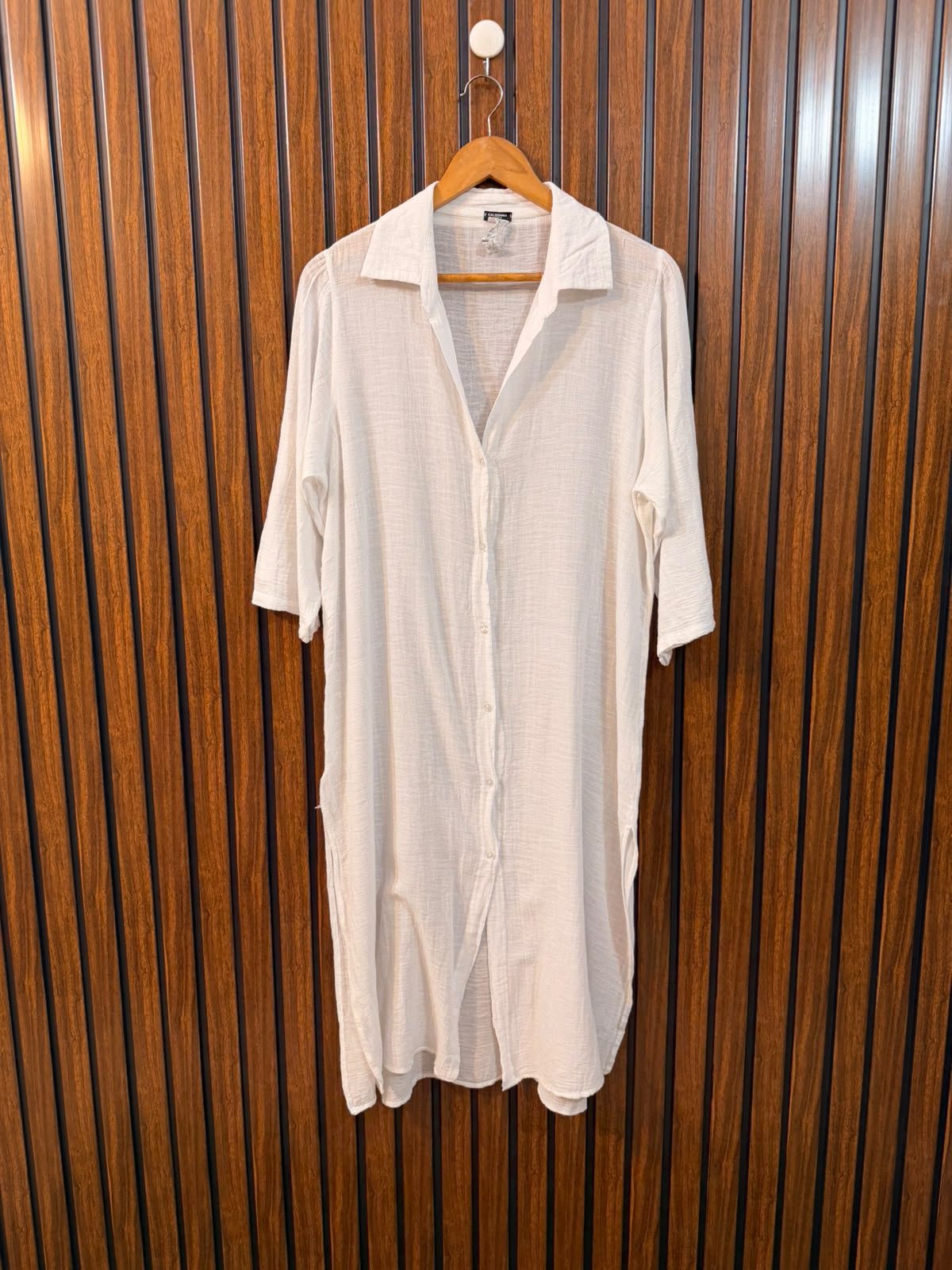 Chest 21  Length 41  Fabric Rayon Branded Women's Fashion Long Top