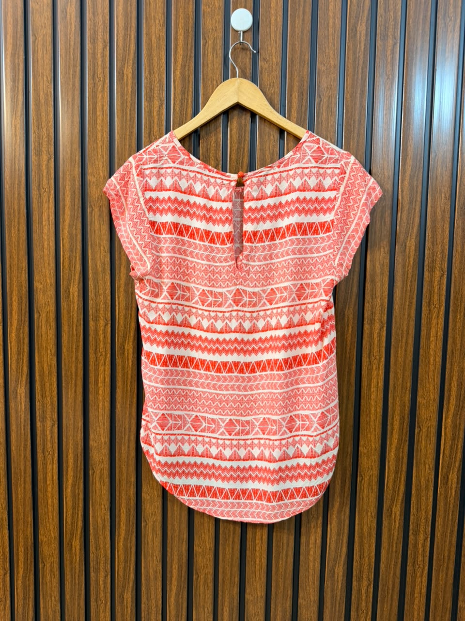 Chest 18  Length 23 To 25  Fabric Linen Branded Women's Casual Summer Half Sleeve Top