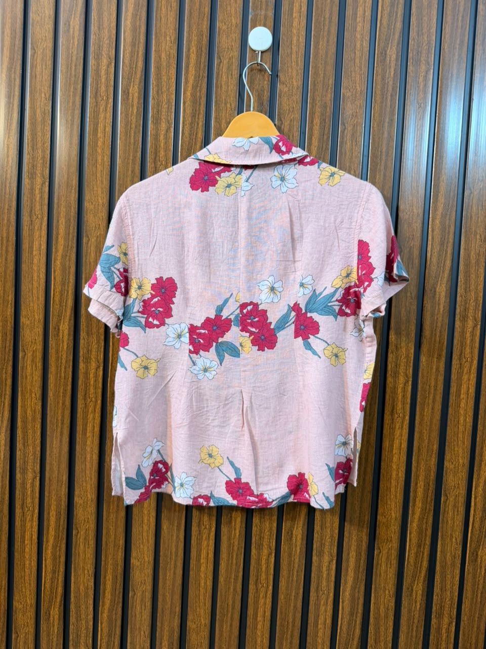 Chest 18  Length 20.5  Fabric Rayon Western Women's Fashion Half Sleeve Top
