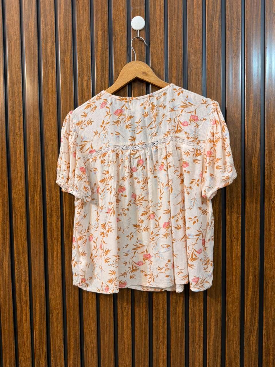 Chest Smal Baggy Style  Length 20  Fabric Linen Branded Women's Summer Wear Half Sleeve Top