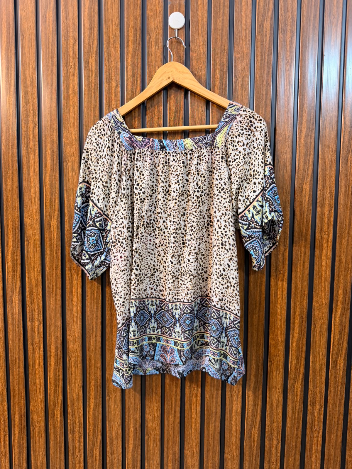 Chest 21  Length 24  Fabric Linen Branded Women's Stylish Summer Half Sleeve Top