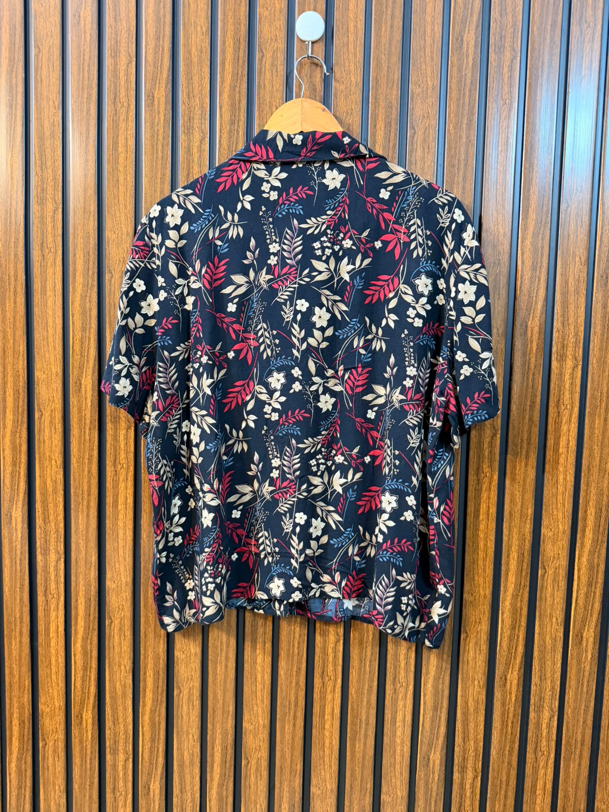 Chest 21  Length 23  Fabric Linen Branded Women's Contemporary Half Sleeve Top