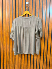 Chest 20  Length 22.5  Fabric Rayon Branded Women's Fashion Wear Half Sleeve Top