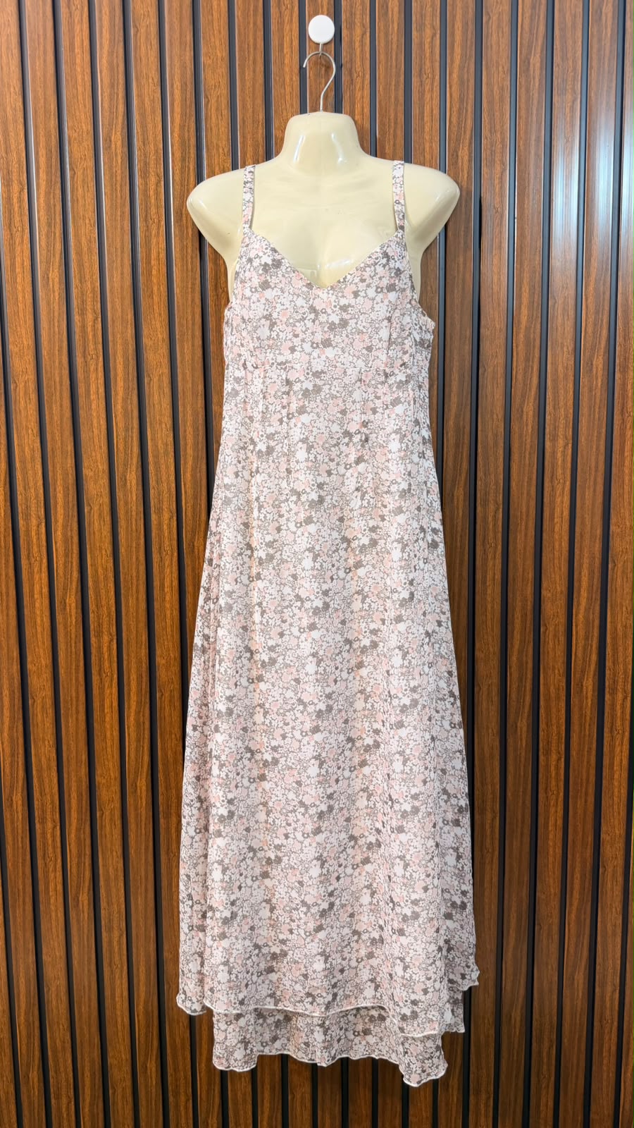 Chest 18  Length 50 To 52  Fabric Chiffon Women's Signature Long Maxi