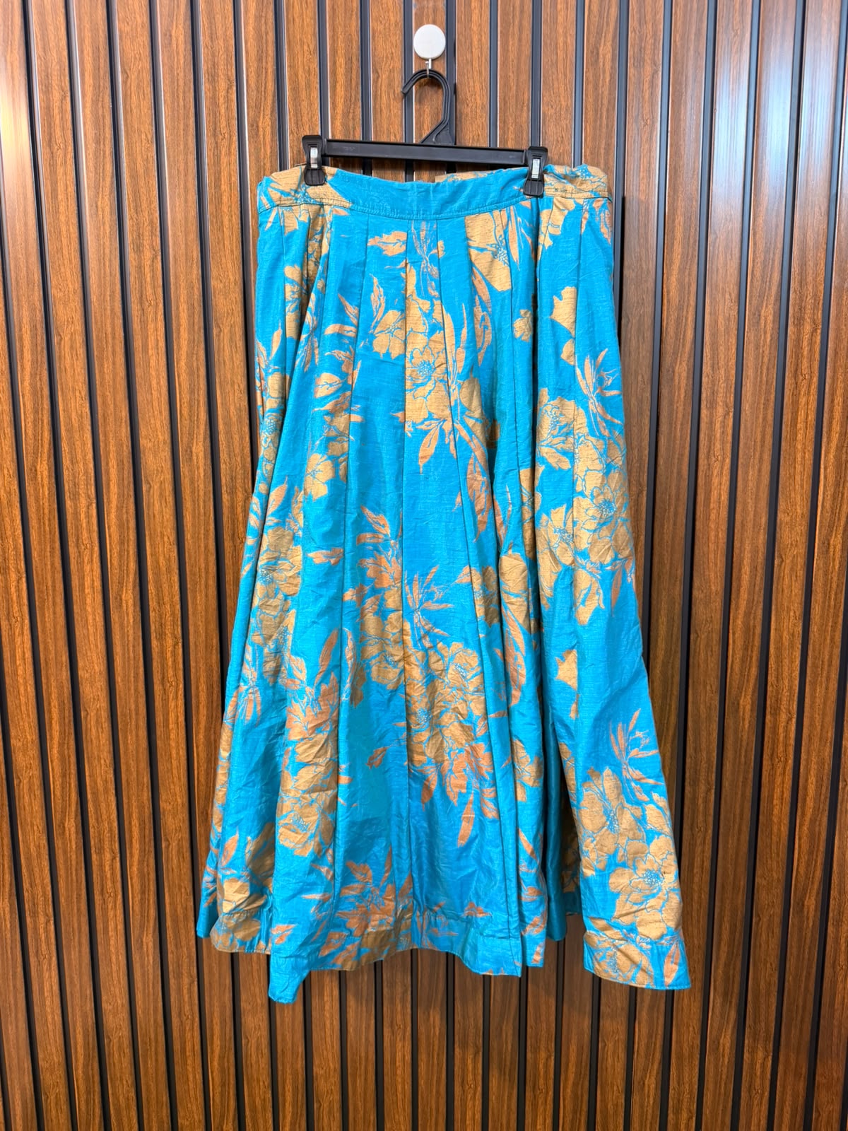 Waist 34  Length 38  Fabric Cotton Silk Western Branded Women's Skirt