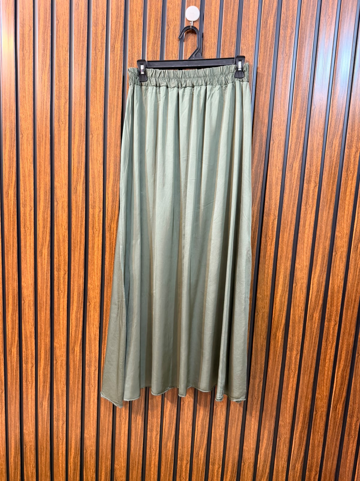 Waist 30  Length 36  Fabric Silk Premium Women's Skirt