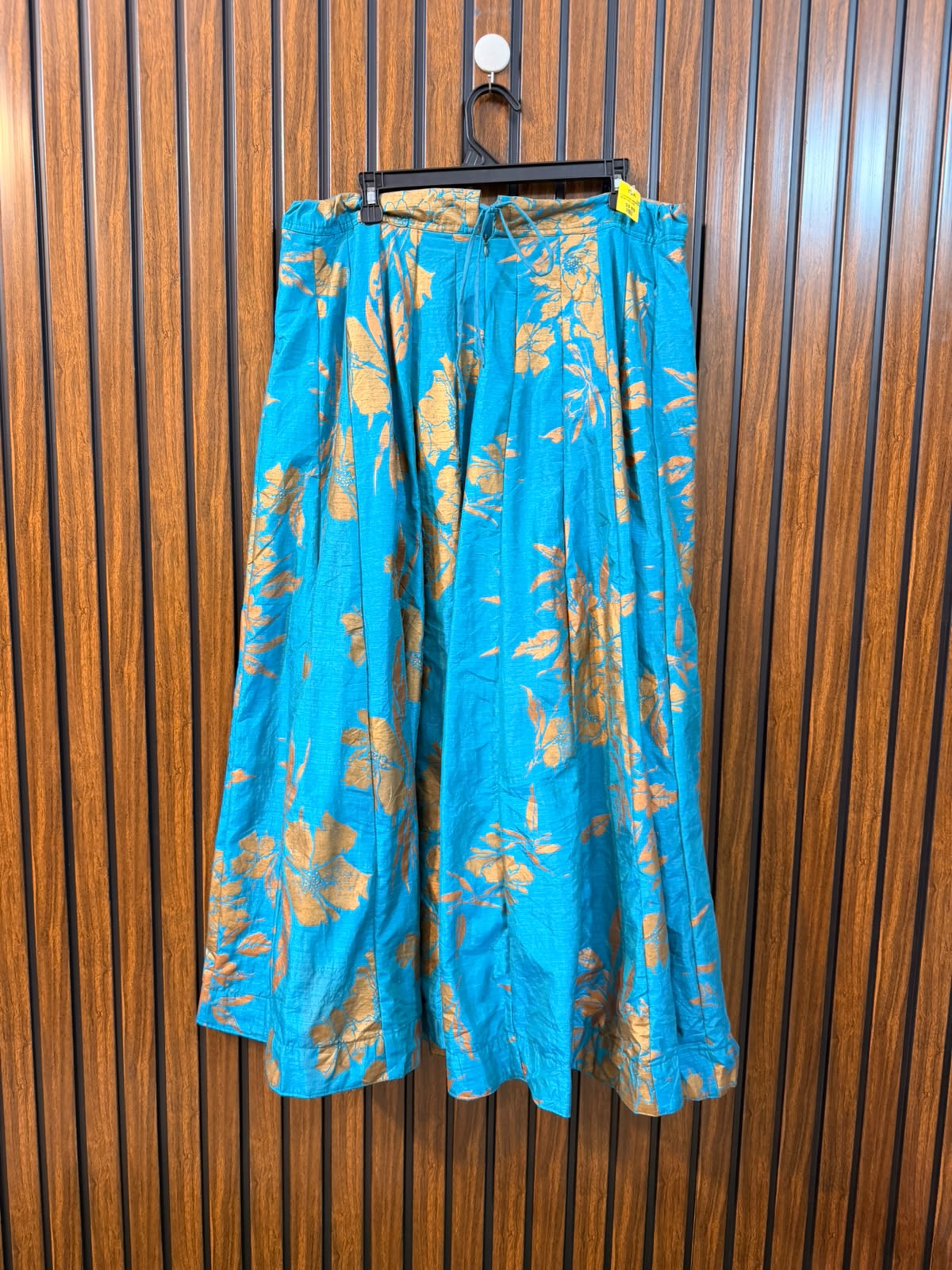 Waist 34  Length 38  Fabric Cotton Silk Western Branded Women's Skirt