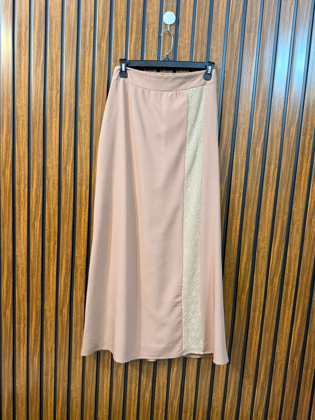 Waist 30  Length 38  Fabric Rayon Women's Casual Skirt
