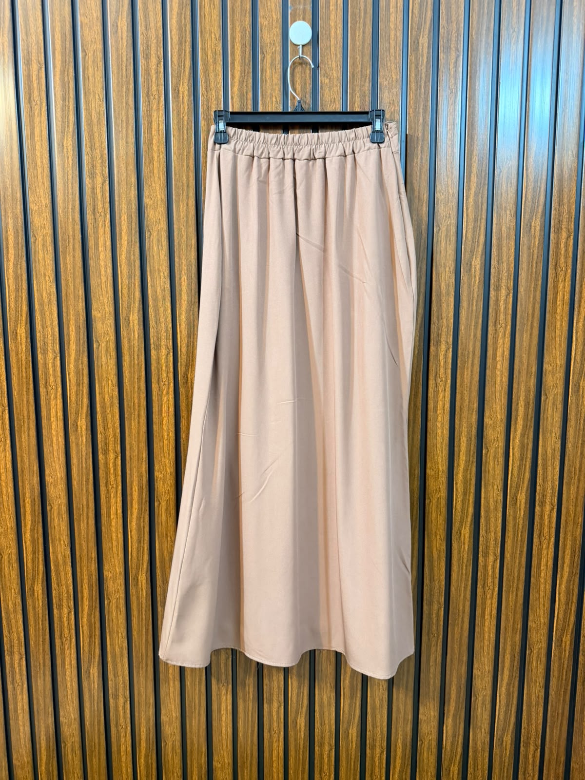 Waist 30  Length 38  Fabric Rayon Women's Casual Skirt