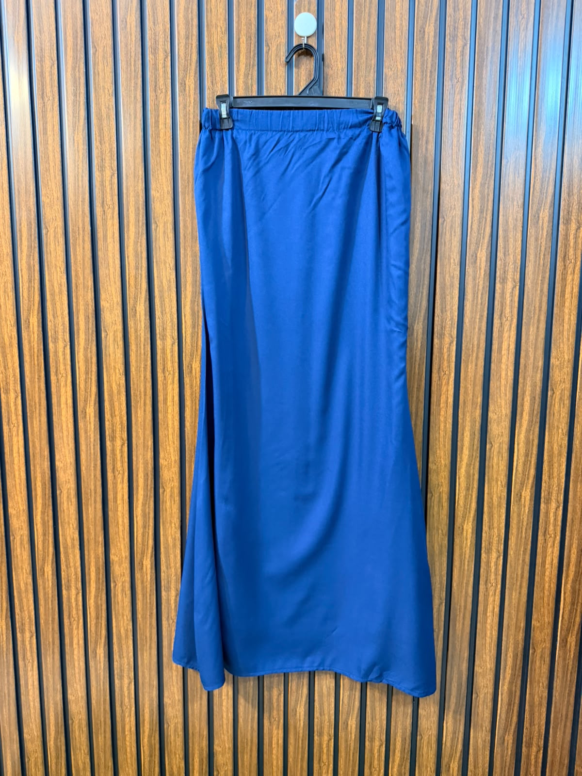 Waist 32  Length 40  Fabric Silk Women's Skirt Online