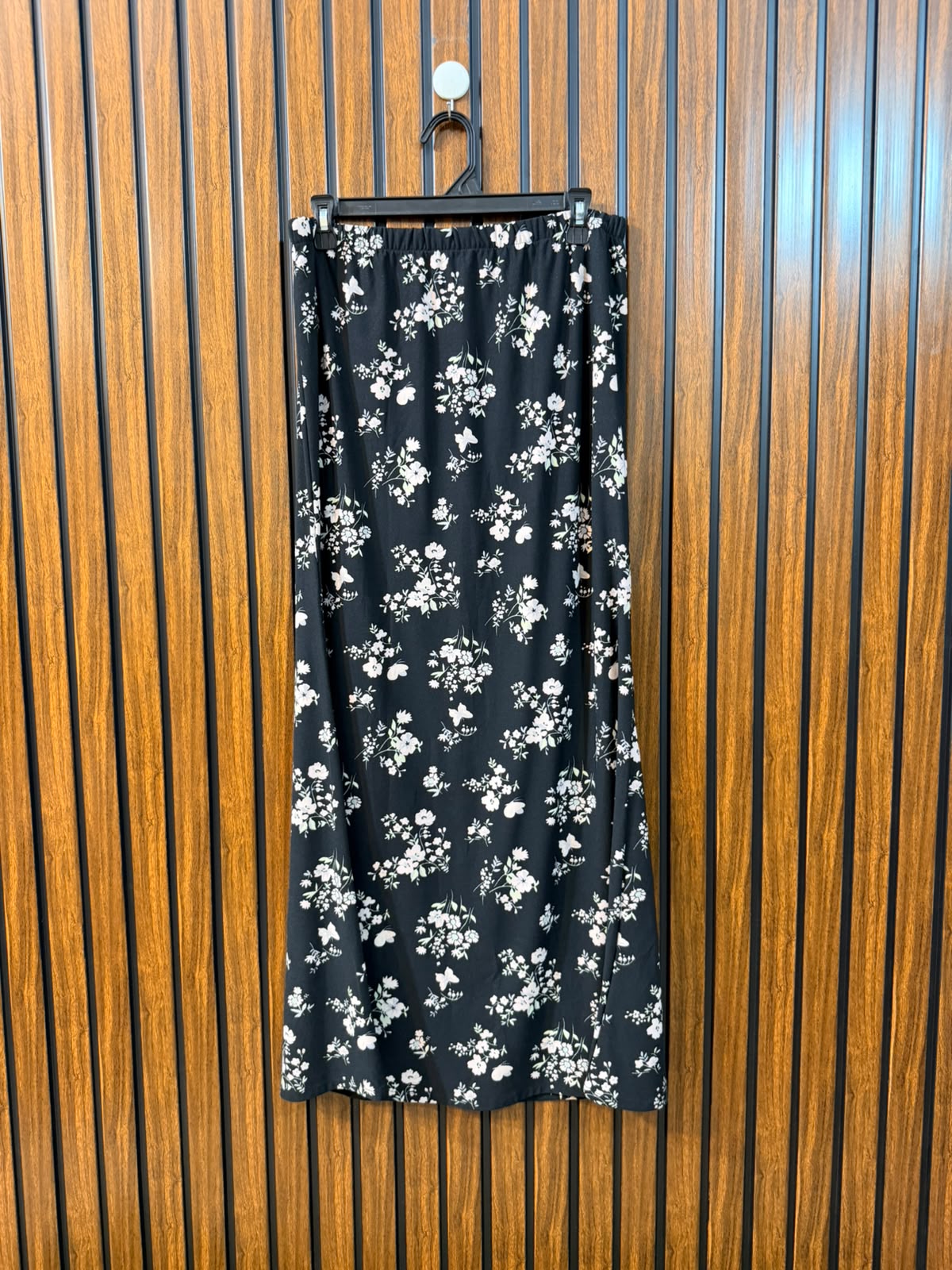 Waist 34  Length 38  Fabric Silk Jersey Women's Fashion Skirt