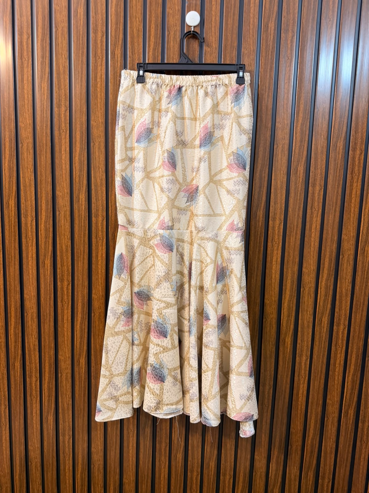 Waist 30  Length 37  Fabric Silk Women's Modern Skirt