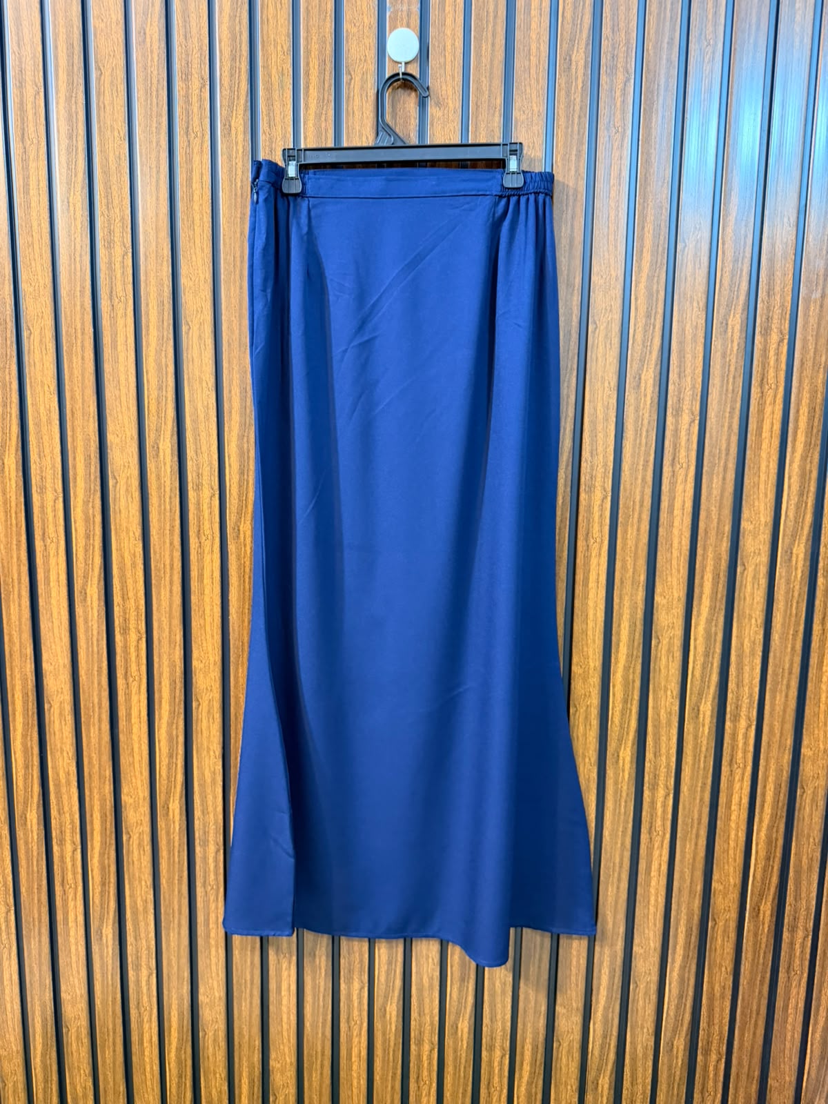 Waist 28  Length 40  Fabric Silk Women's Branded Skirt