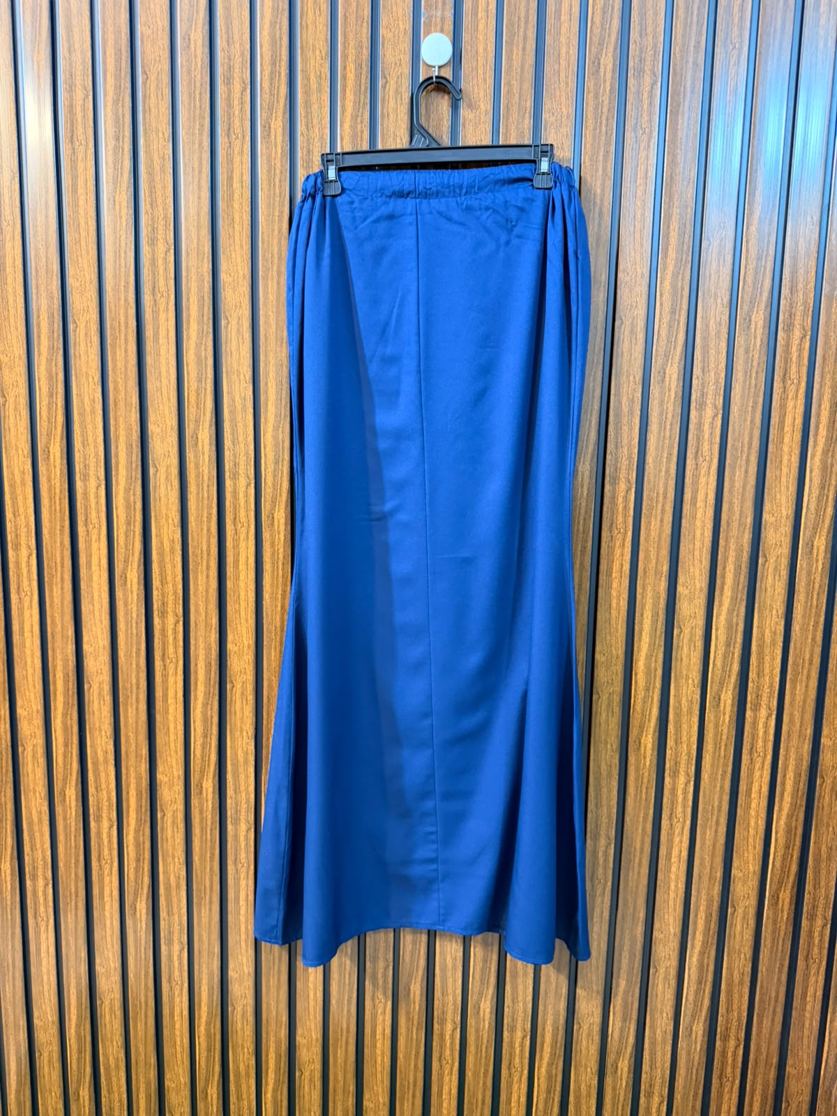 Waist 28  Length 40  Fabric Silk Women's Branded Skirt